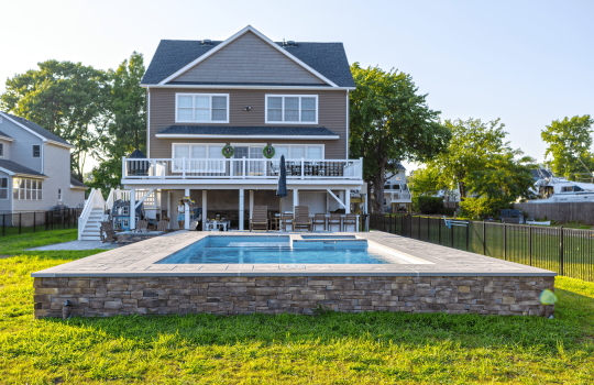 What are the Key Steps for Installing a Fiberglass Pool?