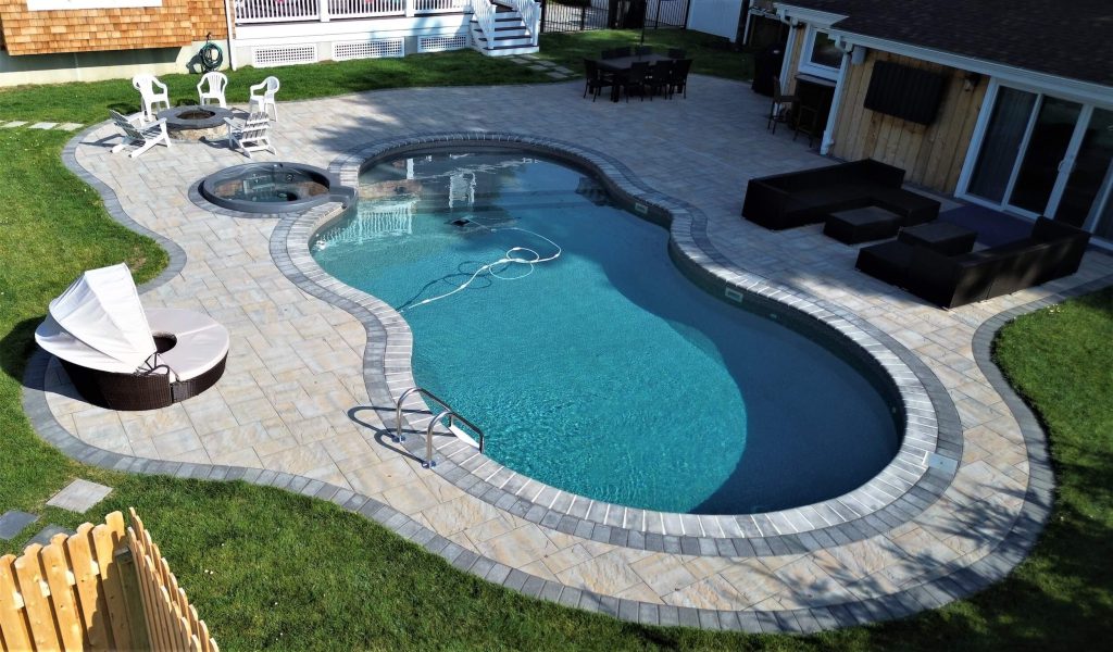 Freeform pool - Puravida Custom Pools