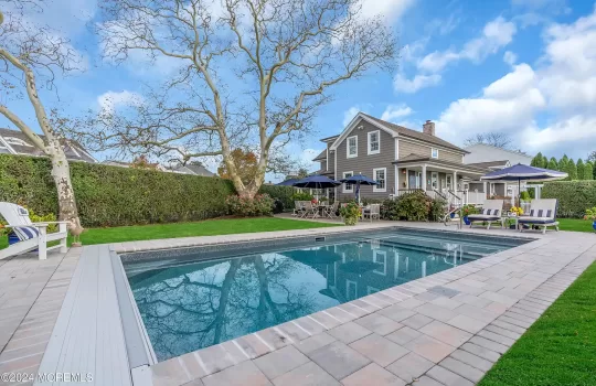 The Importance of Selecting The Correct Pool Liner Color