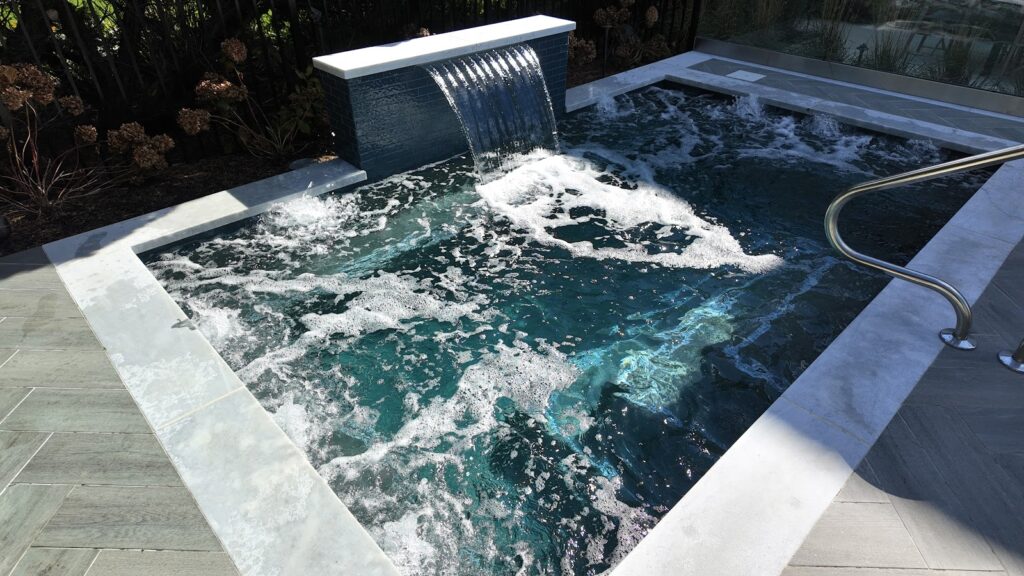 Cocktail pool - Puravida Custom Pools