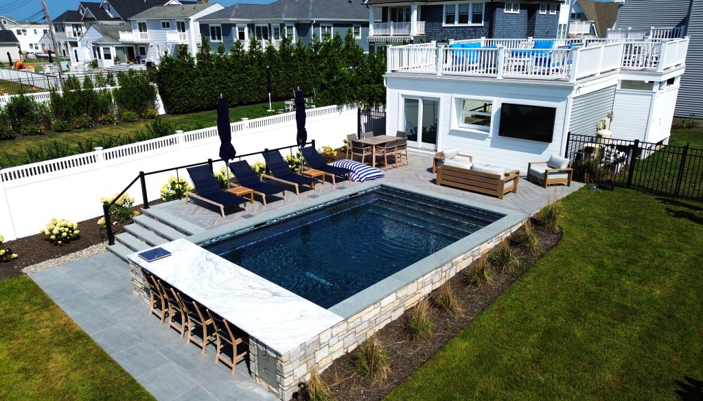 Luxury Swimming Pool built by Puravida Pools NJ